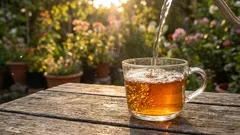 Mitä tapahtuu, jos lisäät kylmää vettä kuumaan teeseen