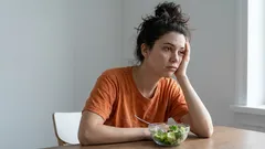 Mikä naisessa paljastaa, että hän ei todennäköisesti elä hyvin: 5 merkkiä