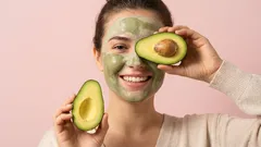 Kotitekoiset kasvonaamiot päivittäiseen käyttöön: 5 reseptiä, jotka todella toimivat