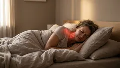 Miksi sinun ei pitäisi nukkua korkealla tyynyllä — Aamuisin esiintyvä niskan jäykkyys voi johtua siitä
